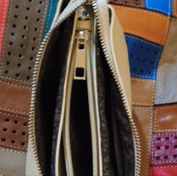 Cream Vegan Leather Purse - Picture 9 of 13
